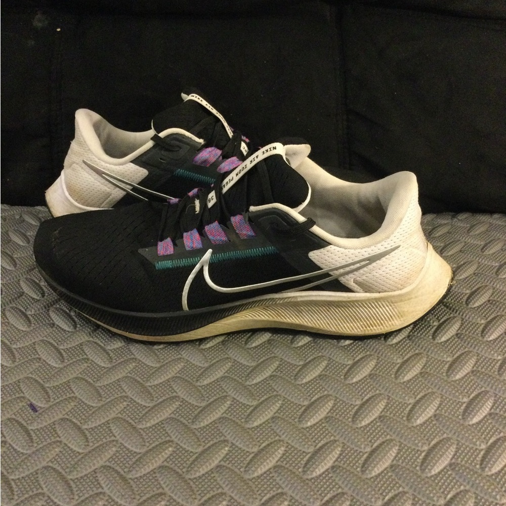 Nike Men’s Air Zoom Pegasus 38 Running Shoe size 10.5